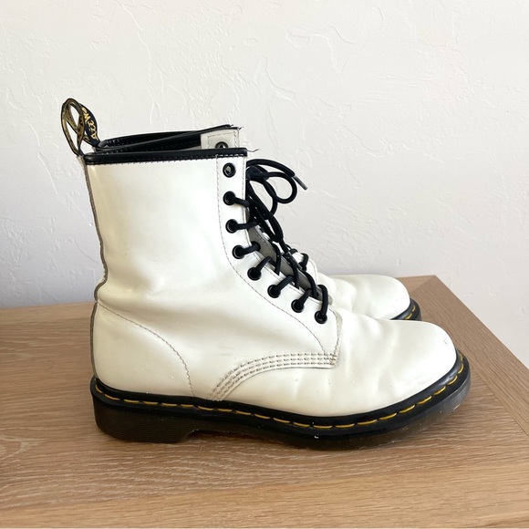 Dr. Martens 1460 Smooth Leather White 8-Eye Lace Up 11821 Combat Docs Boots 9 - Picture 4 of 10